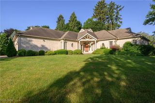 1110 Mansion Drive, Barberton, OH 44203