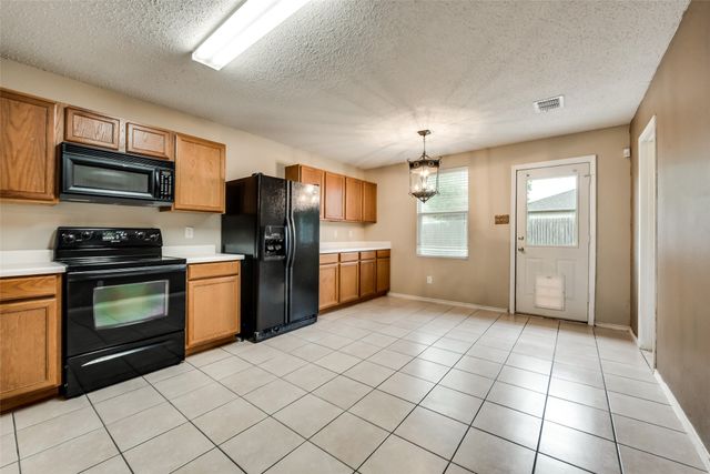 1925 Copper Mountain Drive, Fort Worth, TX 76247