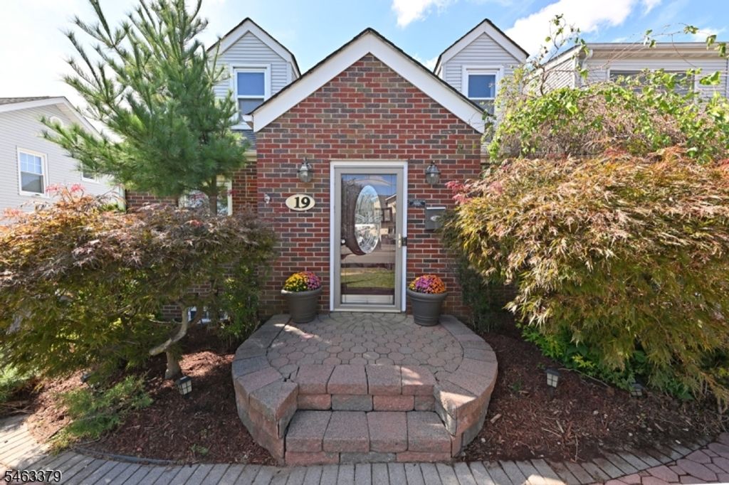 19 Orchard St, Nutley Twp., NJ 07110 — photo 2