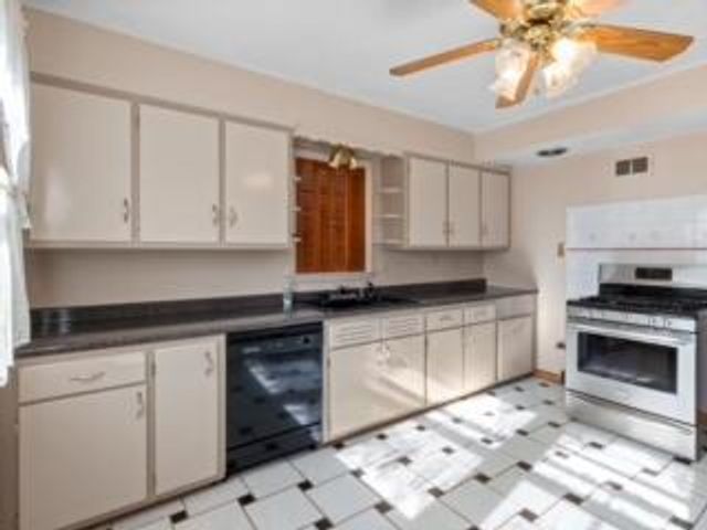 4821 N 53rd STREET, Milwaukee, WI 53218