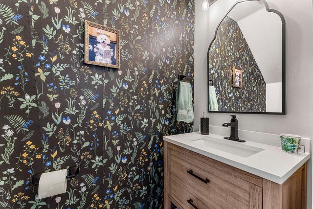 1094 Pinewood Lake Court, Greenacres, FL 33415