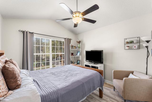 1094 Pinewood Lake Court, Greenacres, FL 33415