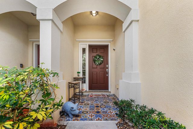 1094 Pinewood Lake Court, Greenacres, FL 33415