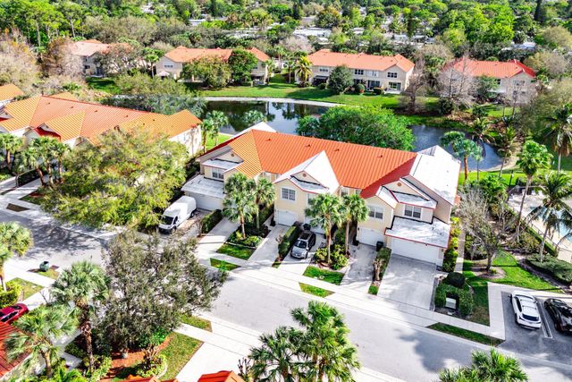 1094 Pinewood Lake Court, Greenacres, FL 33415