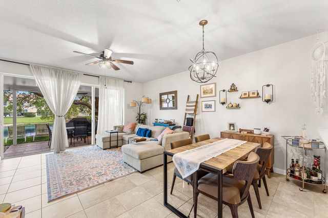 1094 Pinewood Lake Court, Greenacres, FL 33415