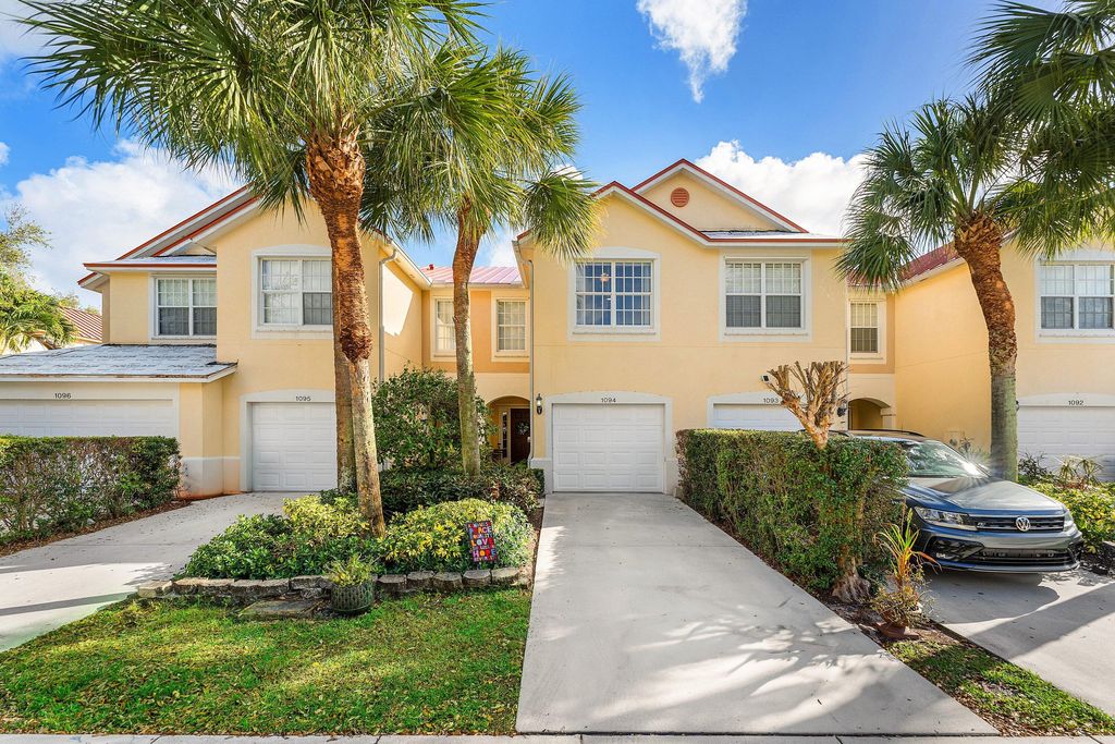 1094 Pinewood Lake Court, Greenacres, FL 33415