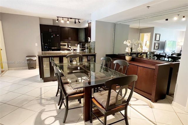 19555 E Country Club Drive 8305, Aventura, FL 33180