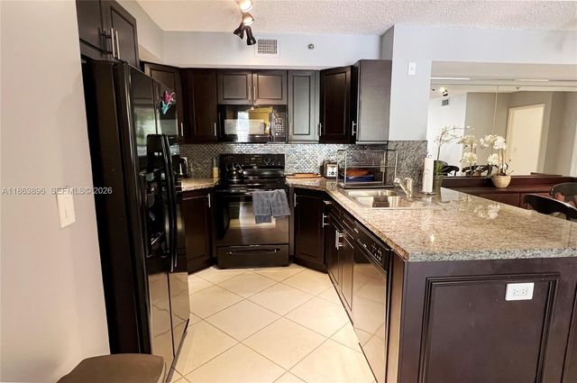19555 E Country Club Drive 8305, Aventura, FL 33180