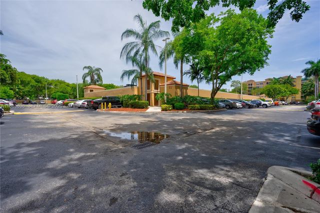 19555 E Country Club Drive 8305, Aventura, FL 33180