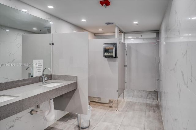 19555 E Country Club Drive 8305, Aventura, FL 33180