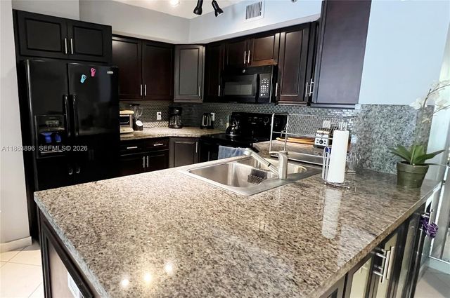 19555 E Country Club Drive 8305, Aventura, FL 33180