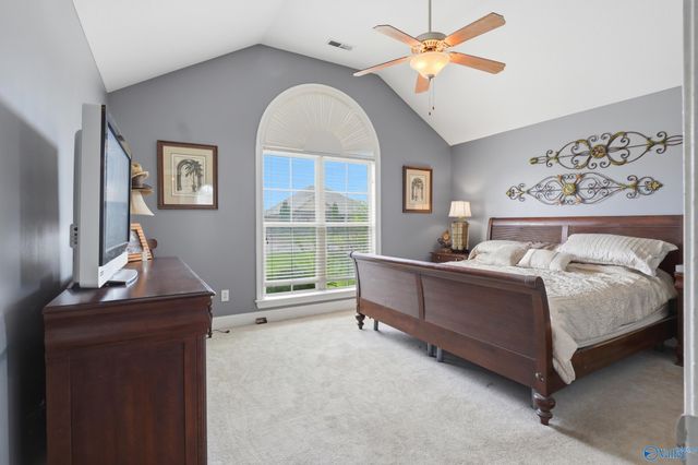 105 Evergreenview Drive, Hazel Green, AL 35750