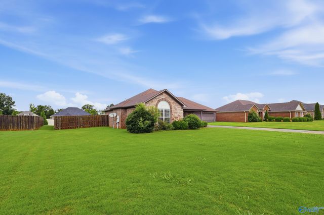 105 Evergreenview Drive, Hazel Green, AL 35750