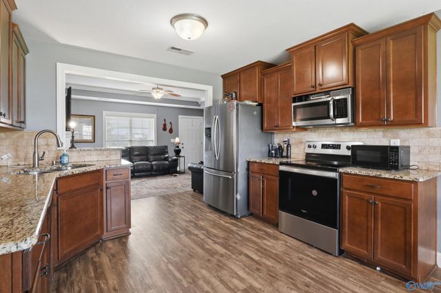 105 Evergreenview Drive, Hazel Green, AL 35750