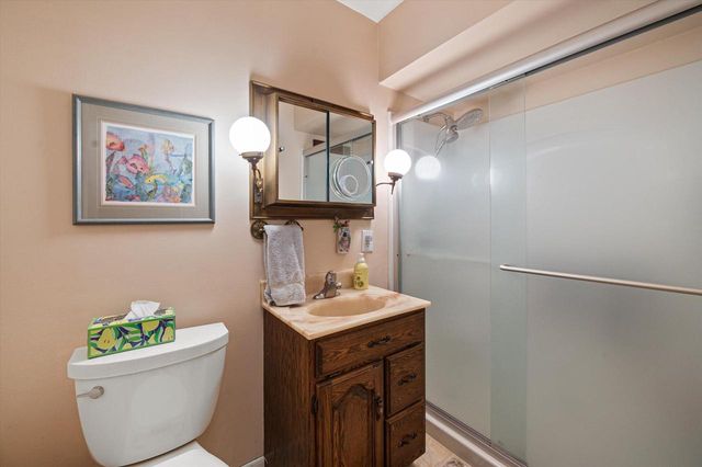 901 Hawthorn DRIVE, Waukesha, WI 53188