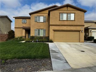 1016 Hazel Ct, Calimesa, CA 92320