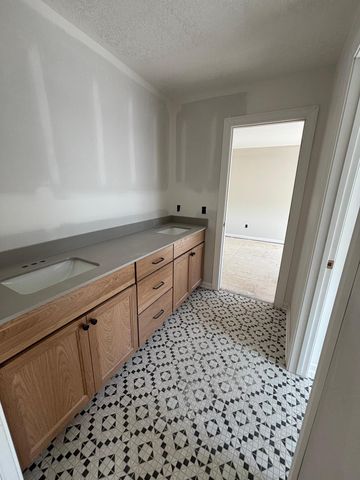 7176 61st S, Cottage Grove, MN 55016