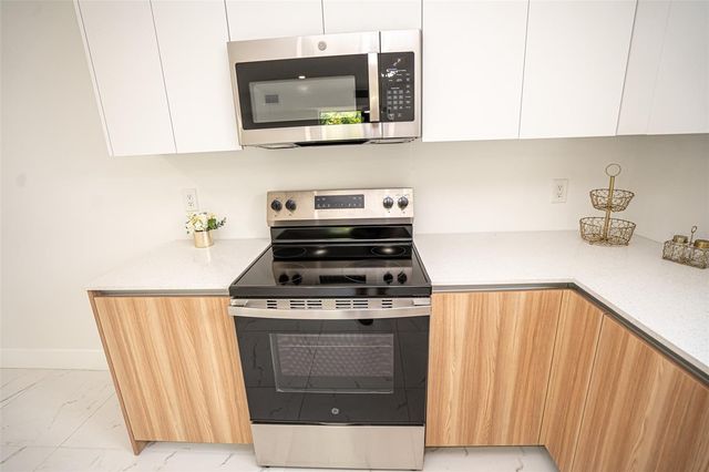 20720 NW 34 AVENUE, Miami Gardens, FL 33056