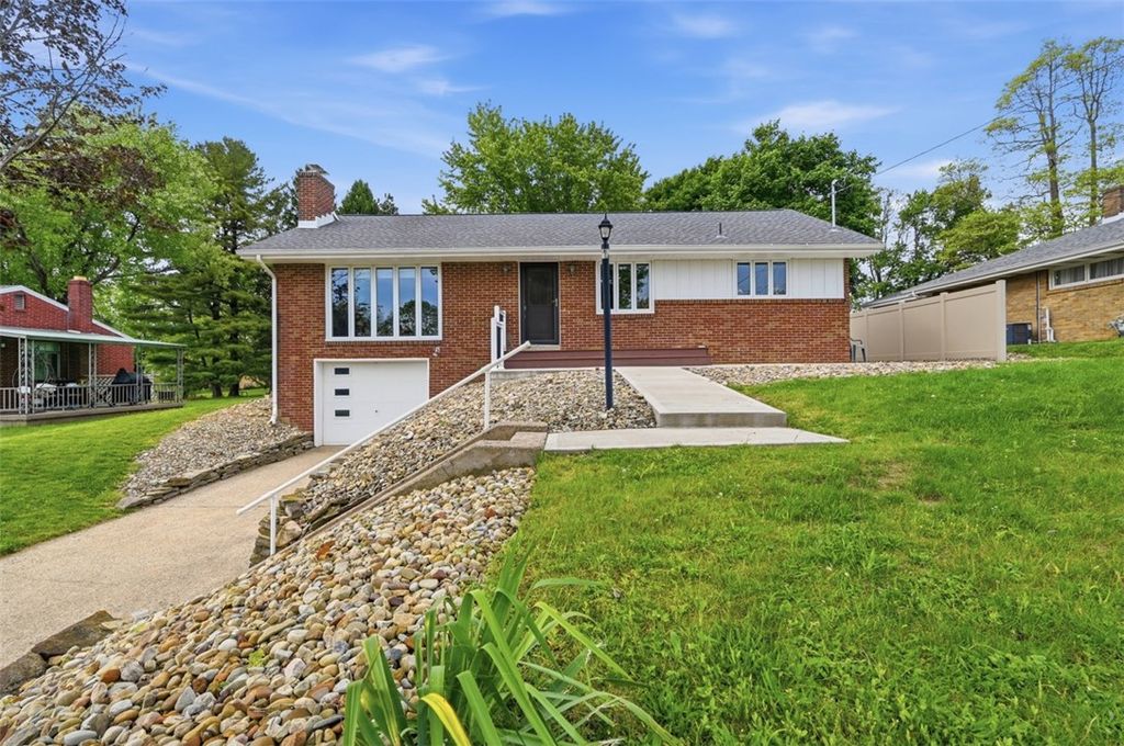 6 Greenview Drive, Robinson Twp, PA 15136