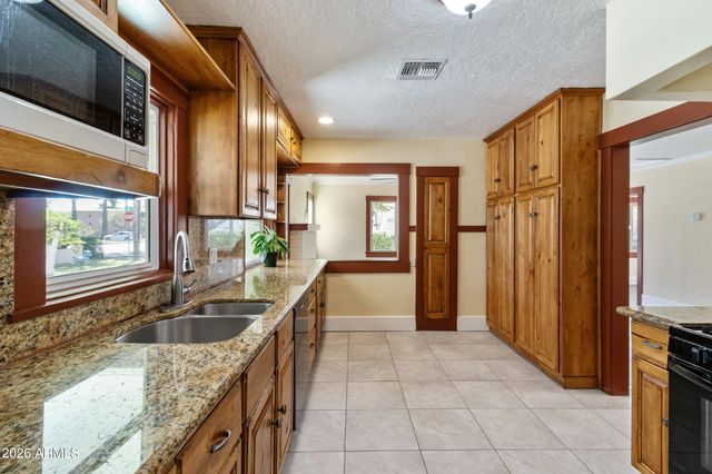 46 W 2ND Street, Mesa, AZ 85201