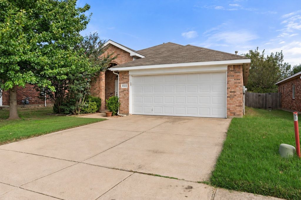 8123 Tierra Del Sol Road, Arlington, TX 76002 — exterior