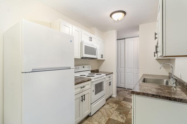 2616 Harriet Avenue 303, Minneapolis, MN 55408