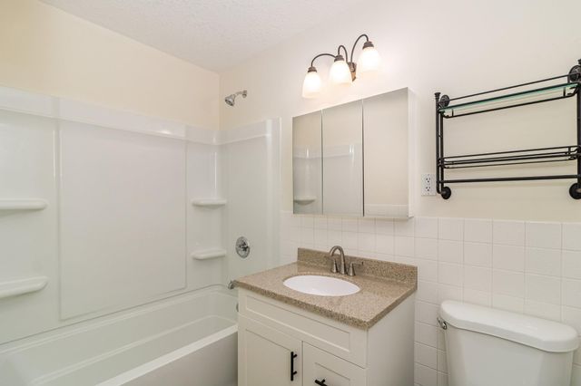 2616 Harriet Avenue 303, Minneapolis, MN 55408