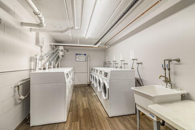 2616 Harriet Avenue 303, Minneapolis, MN 55408