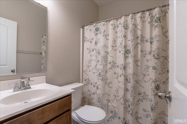 4641 Chelmsford Drive, Newburgh, IN 47630