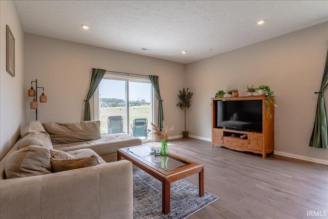 4641 Chelmsford Drive, Newburgh, IN 47630