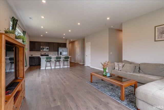 4641 Chelmsford Drive, Newburgh, IN 47630