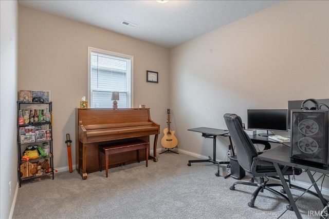 4641 Chelmsford Drive, Newburgh, IN 47630