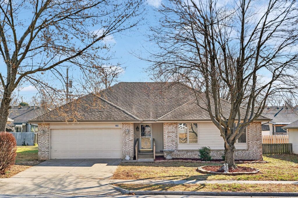 3204 S Nettleton Avenue, Springfield, MO 65807