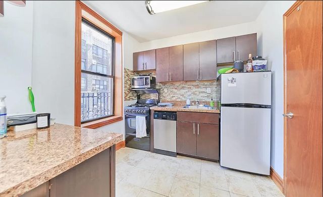 362 W 36th St Apt 4F, New York City, NY 10018