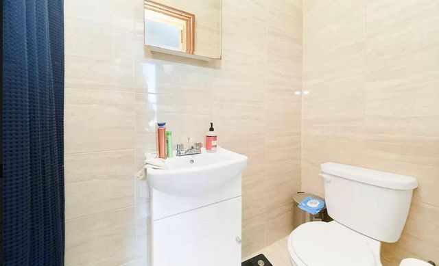 362 W 36th St Apt 4F, New York City, NY 10018