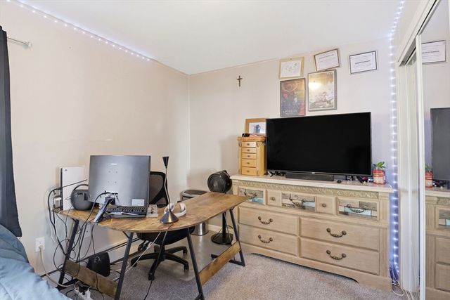 477 Palmer St, Fall River, MA 02721