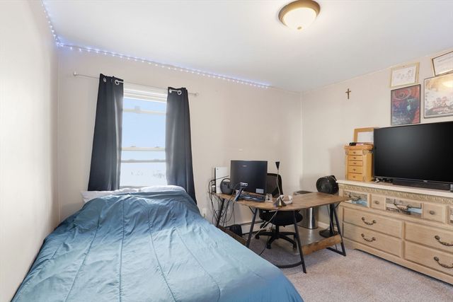 477 Palmer St, Fall River, MA 02721