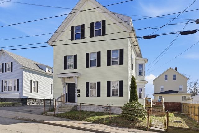 477 Palmer St, Fall River, MA 02721