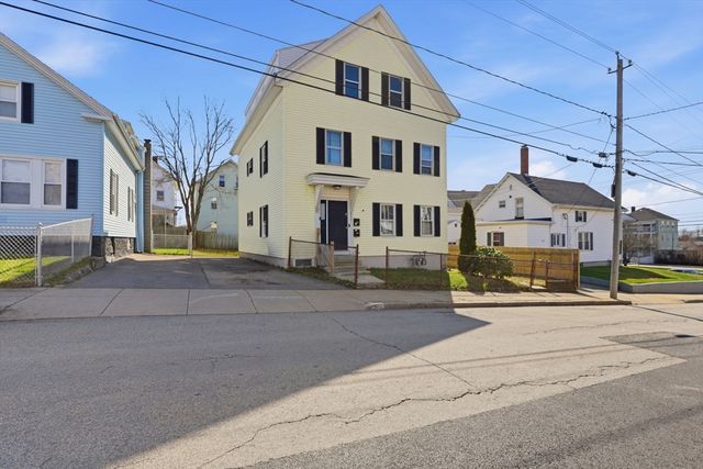 477 Palmer St, Fall River, MA 02721