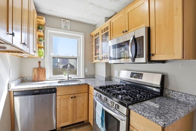 477 Palmer St, Fall River, MA 02721