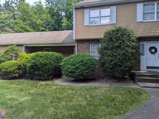 365 Lake St, Upper Saddle River Boro, NJ 07458