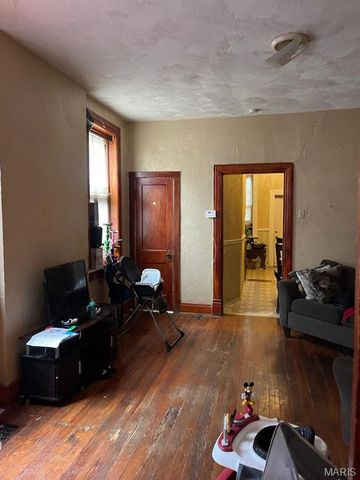 3240 Gravois Avenue, St Louis, MO 63118
