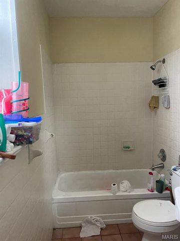 3240 Gravois Avenue, St Louis, MO 63118