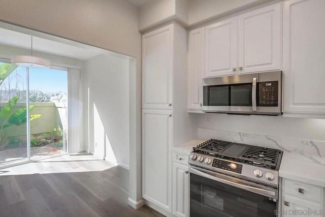 3717 Ruette De Ville, San Diego, CA 92130