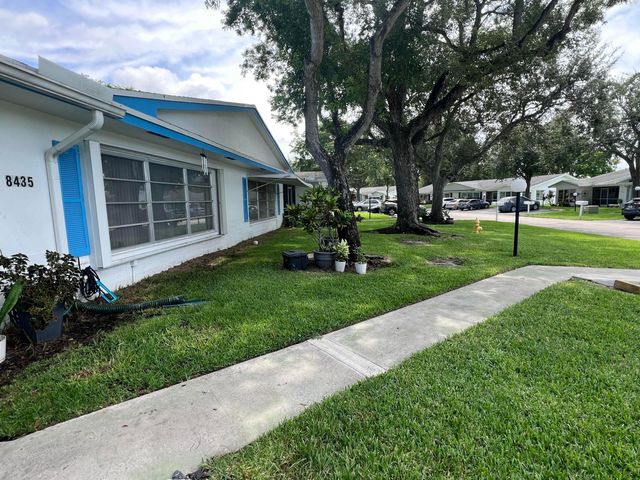 8435 NW 10TH Street B50, Plantation, FL 33322
