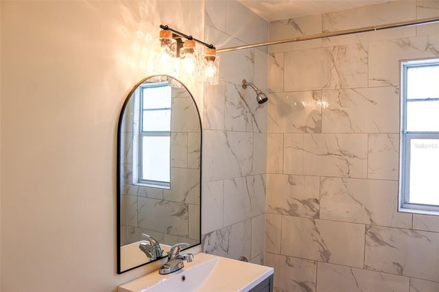 4211 W BAY VIEW AVENUE, Tampa, FL 33611