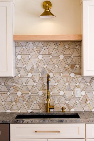 4211 W BAY VIEW AVENUE, Tampa, FL 33611