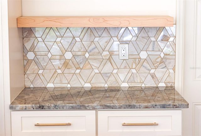 4211 W BAY VIEW AVENUE, Tampa, FL 33611