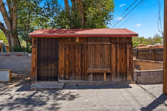 11608 Clifford Avenue NE, Albuquerque, NM 87112