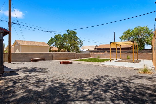 11608 Clifford Avenue NE, Albuquerque, NM 87112